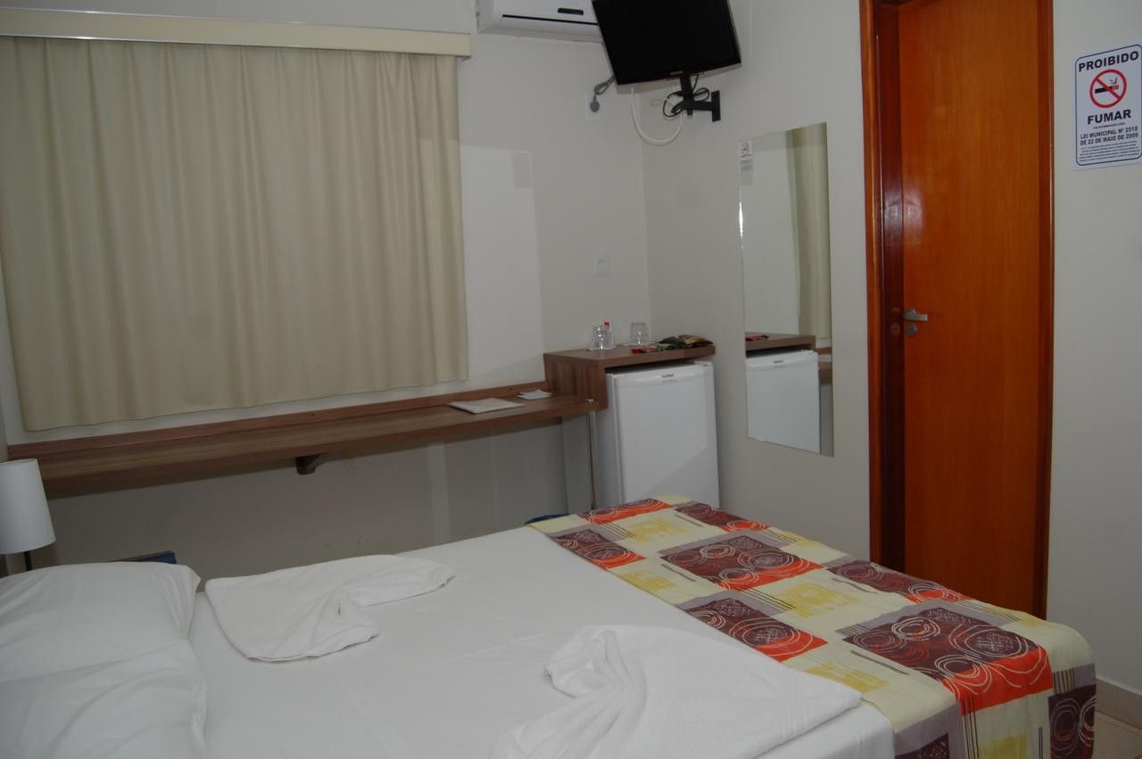 Beira Lago Palace Hotel Morrinhos  Екстер'єр фото