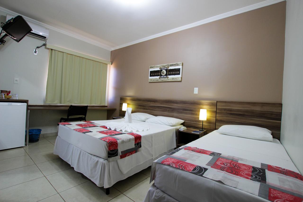 Beira Lago Palace Hotel Morrinhos  Екстер'єр фото