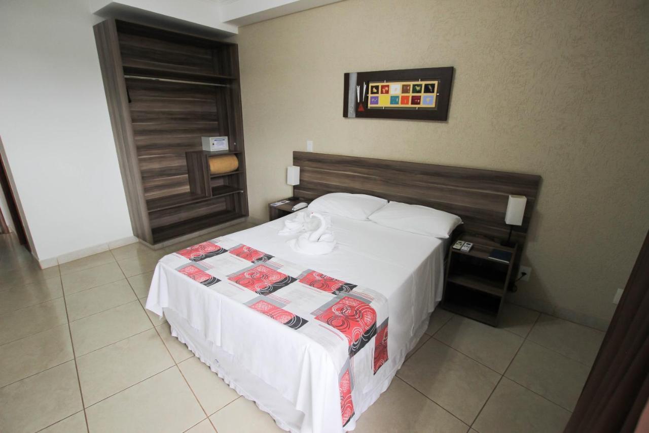 Beira Lago Palace Hotel Morrinhos  Екстер'єр фото